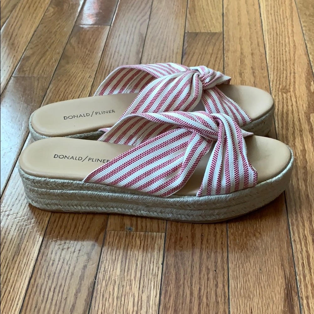 Donald Pliner Chatch Slide Sandal - Picture 3 of 5